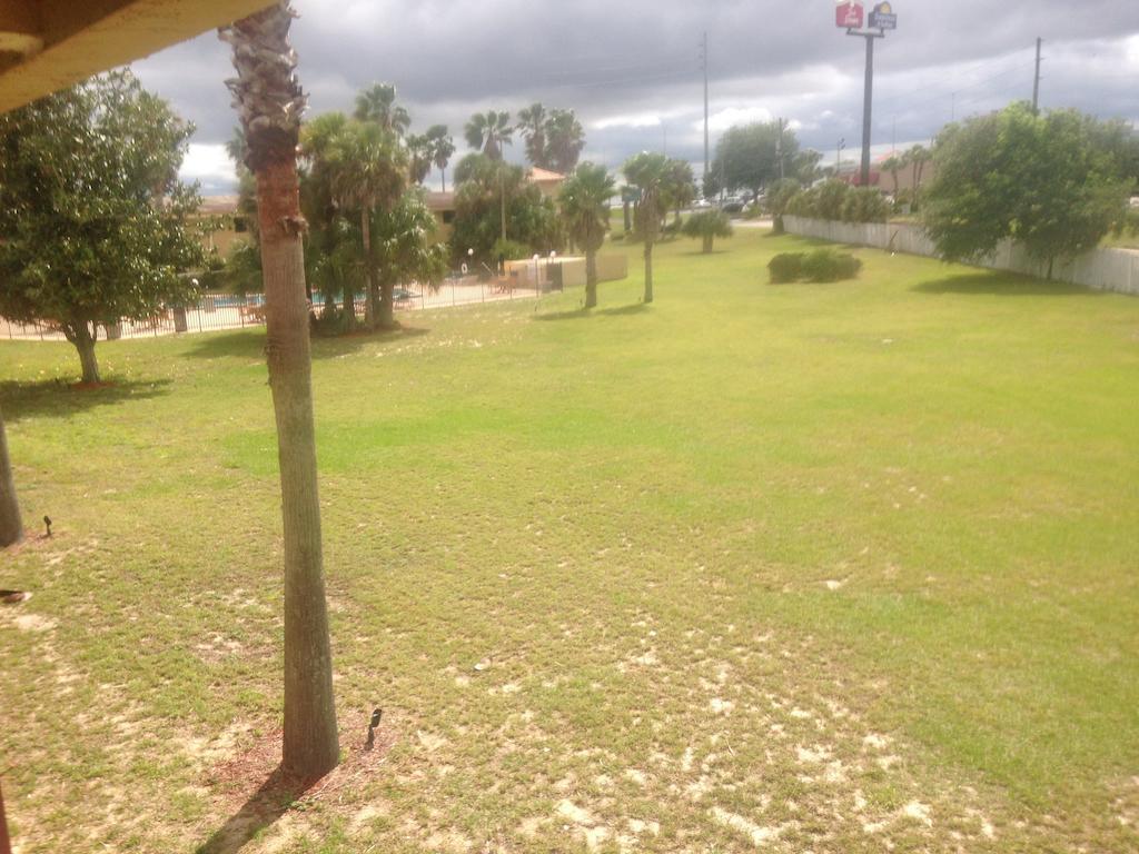 Ramada By Wyndham Davenport Orlando South Hotel Bagian luar foto