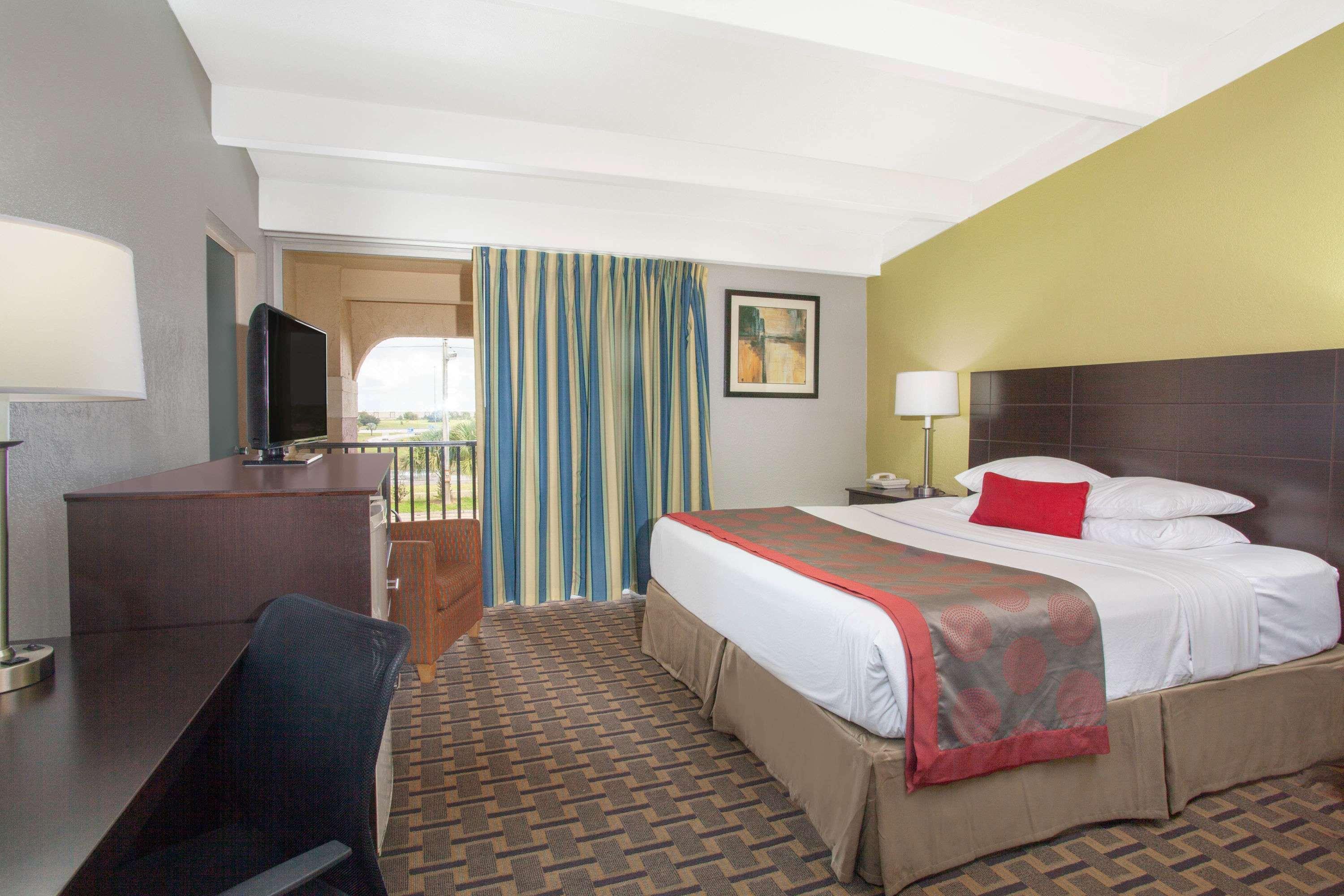 Ramada By Wyndham Davenport Orlando South Hotel Bagian luar foto