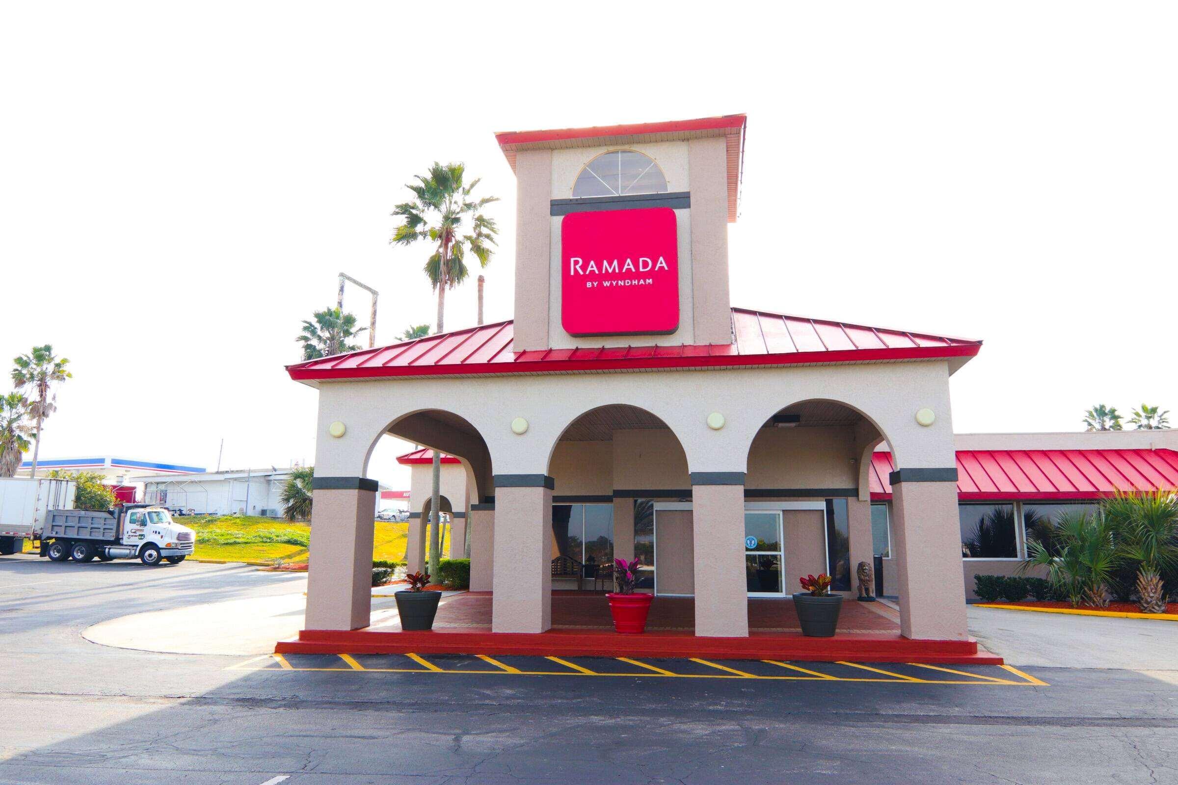 Ramada By Wyndham Davenport Orlando South Hotel Bagian luar foto