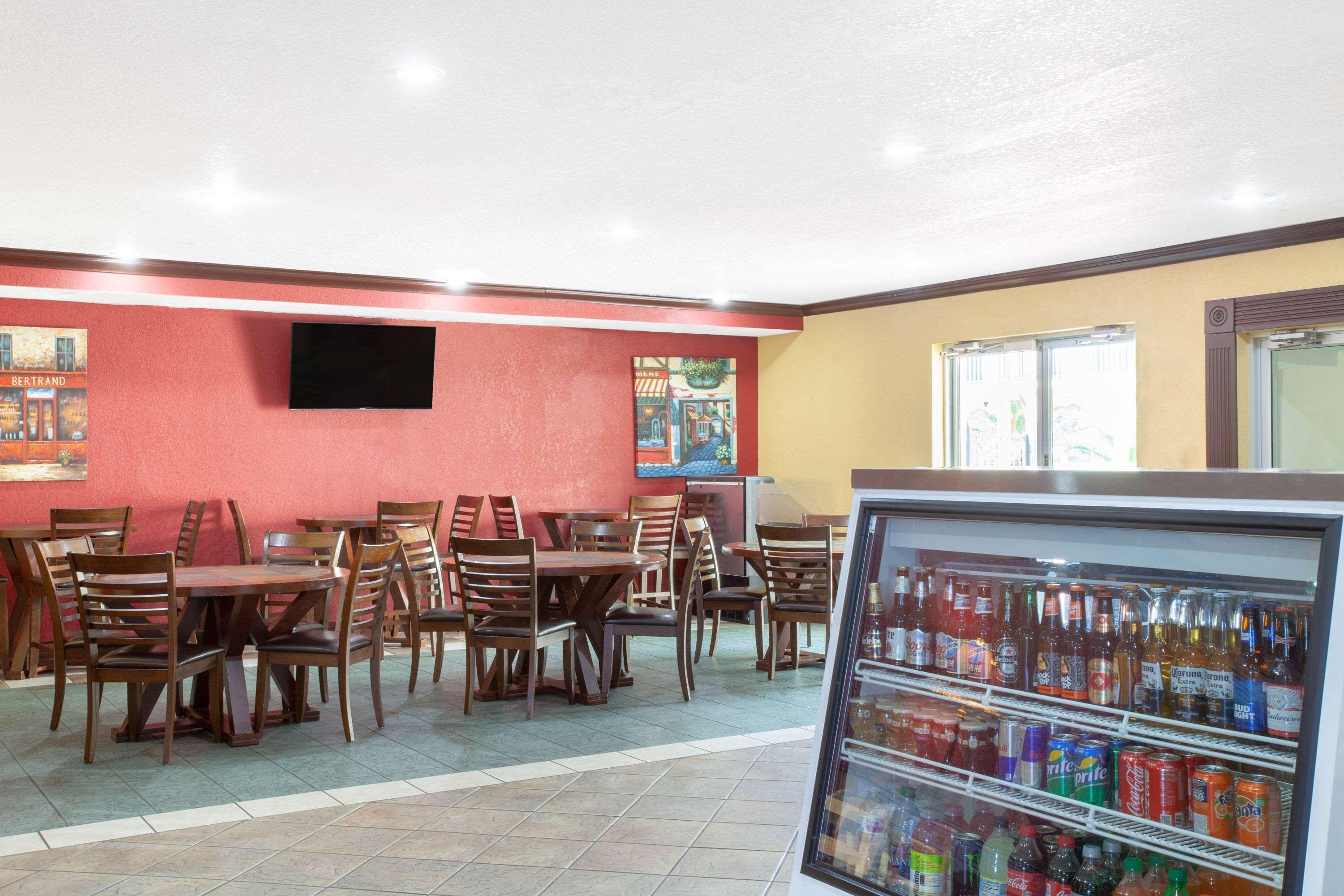 Ramada By Wyndham Davenport Orlando South Hotel Bagian luar foto