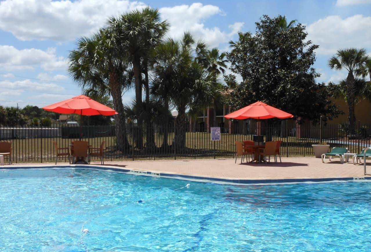 Ramada By Wyndham Davenport Orlando South Hotel Bagian luar foto